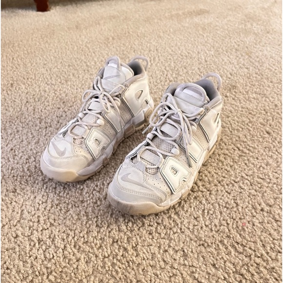 These are a pair of Nike Up Tempo in the color way ‘Phantom’ - Picture 4 of 4